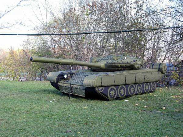 吉木萨尔陆地军事假目标坦克